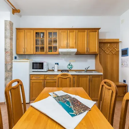 In Near Old Town & Apartamento