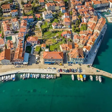 In Near Old Town & Apartamento