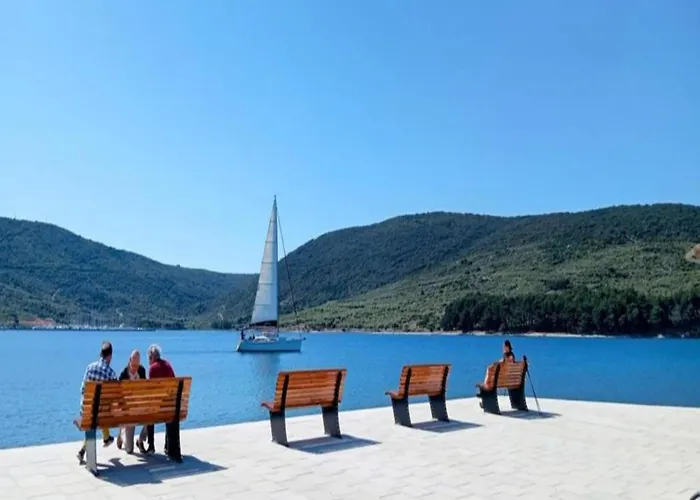 In Near Old Town & * Cres