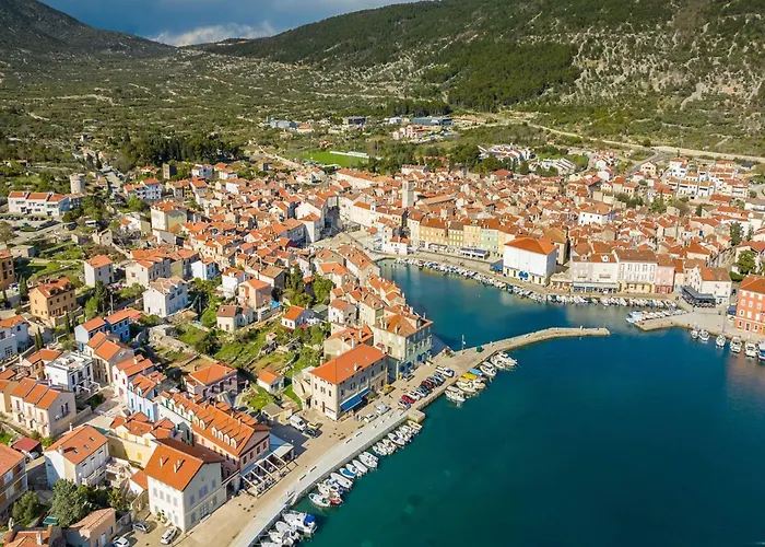 In Near Old Town & * Cres