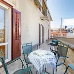 In Near Old Town & * Cres