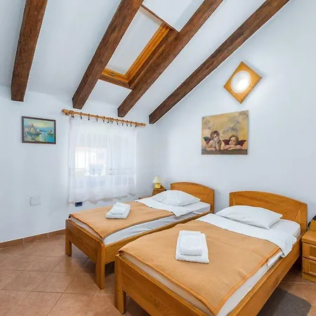 In Near Old Town & Cres