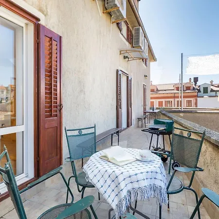 In Near Old Town & * Cres