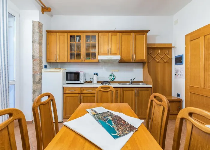 In Near Old Town & Apartamento